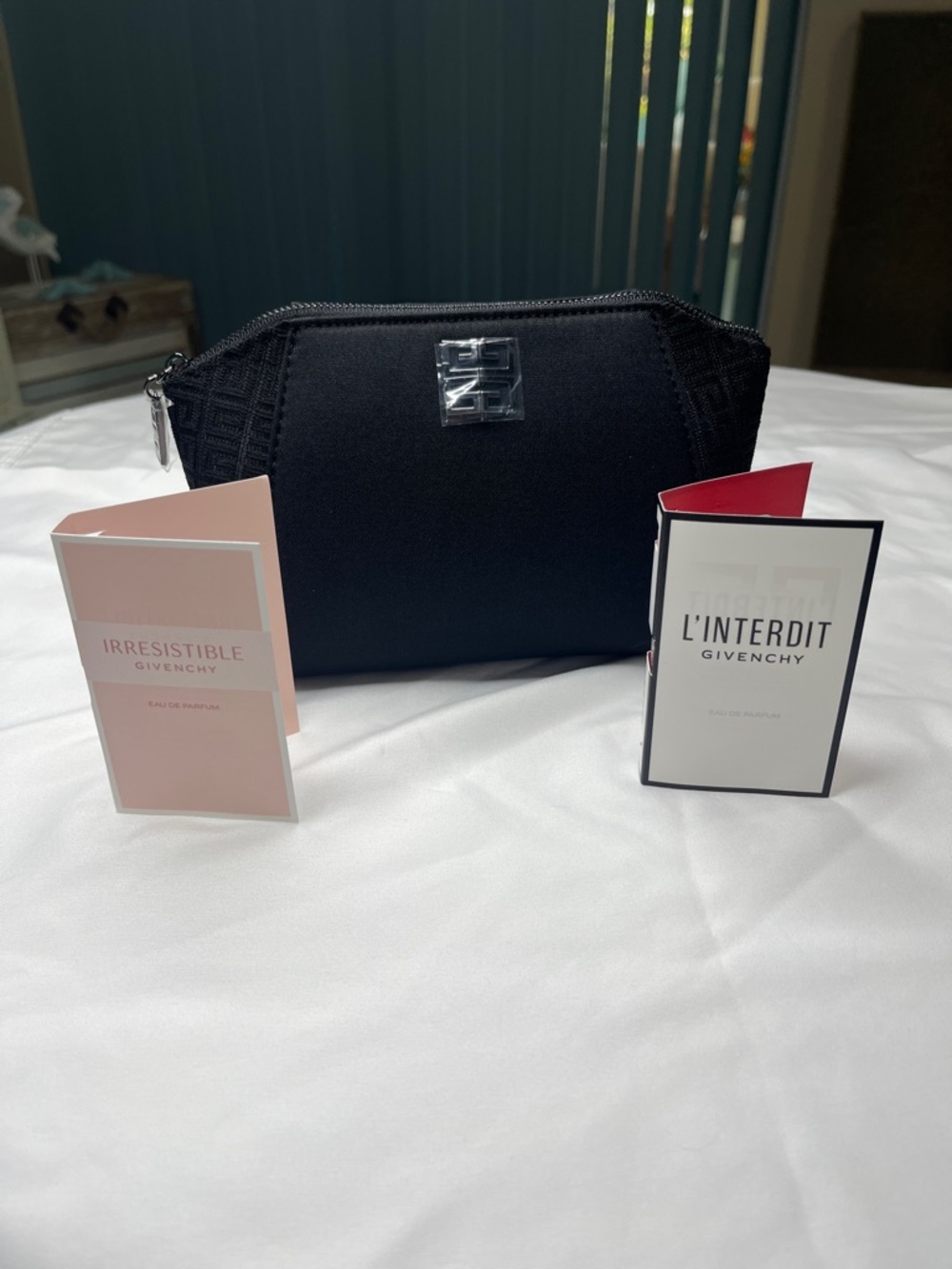 Givenchy Black Logo Cosmetic Bag + Irresistible & L’Interdit Perfume Samples-NEW - Picture 8 of 8